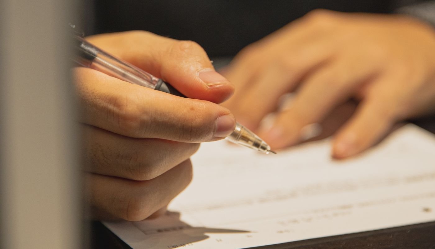 How to Write a Cover Letter That Gets You Noticed